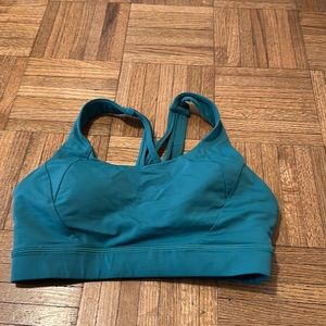 Lululemon Sports Bra. GUC Sz 8 pads included